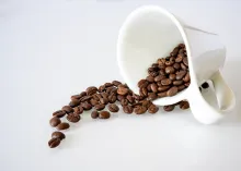 Чашка с зерновым кофе